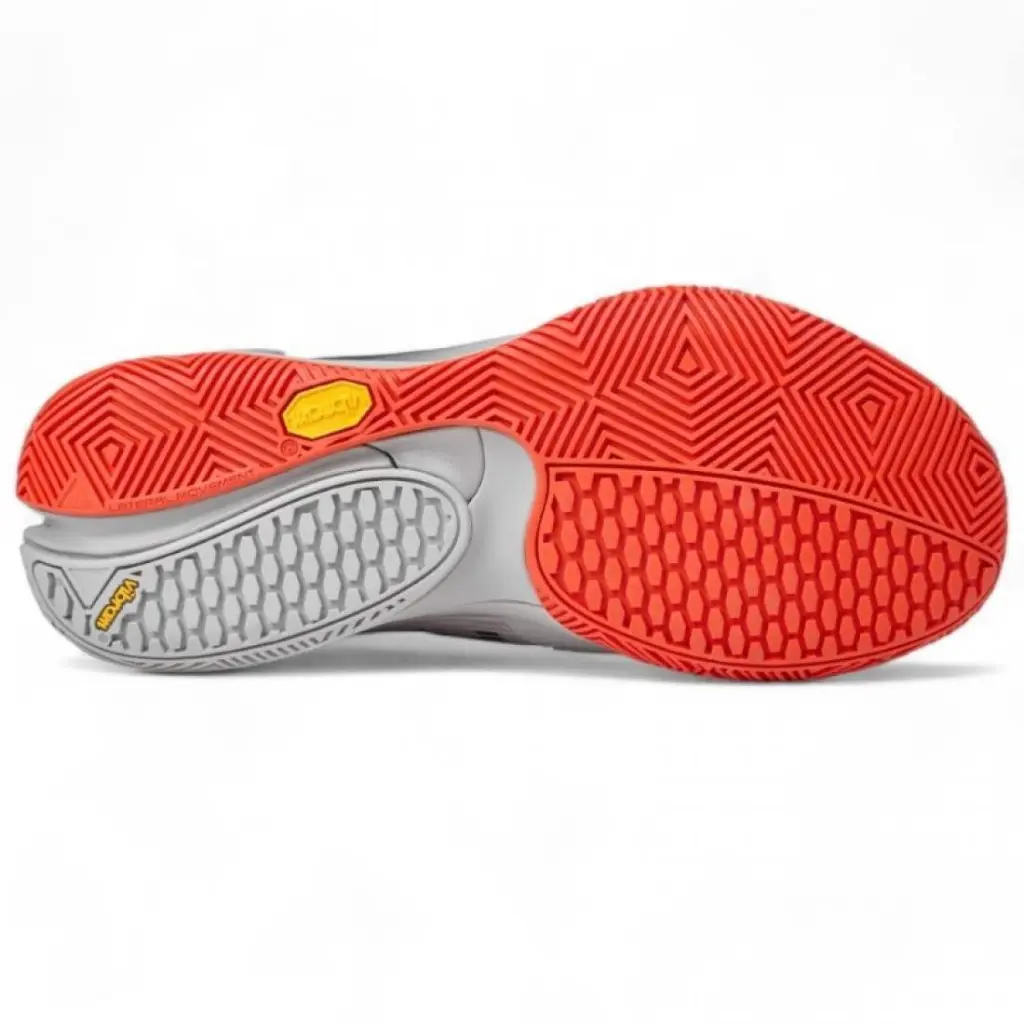 zapatillas-bullpadel-paquito-navarro-hack-vibram-25v-gris-claro-es-1-1100x1100.webp
